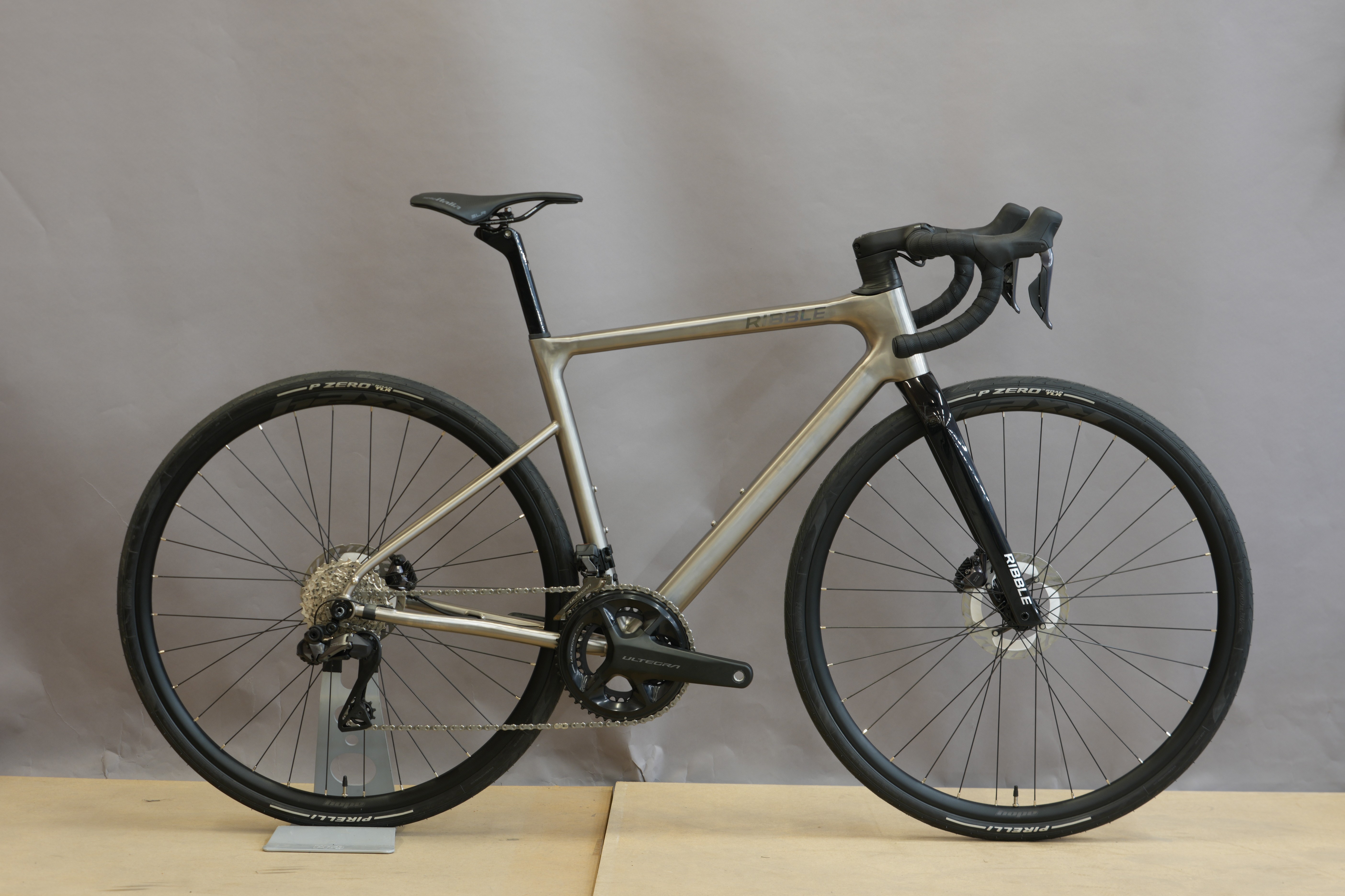 Ribble Cycles Ribble Allroad Ti - Shimano Ultegra Di2 - Small