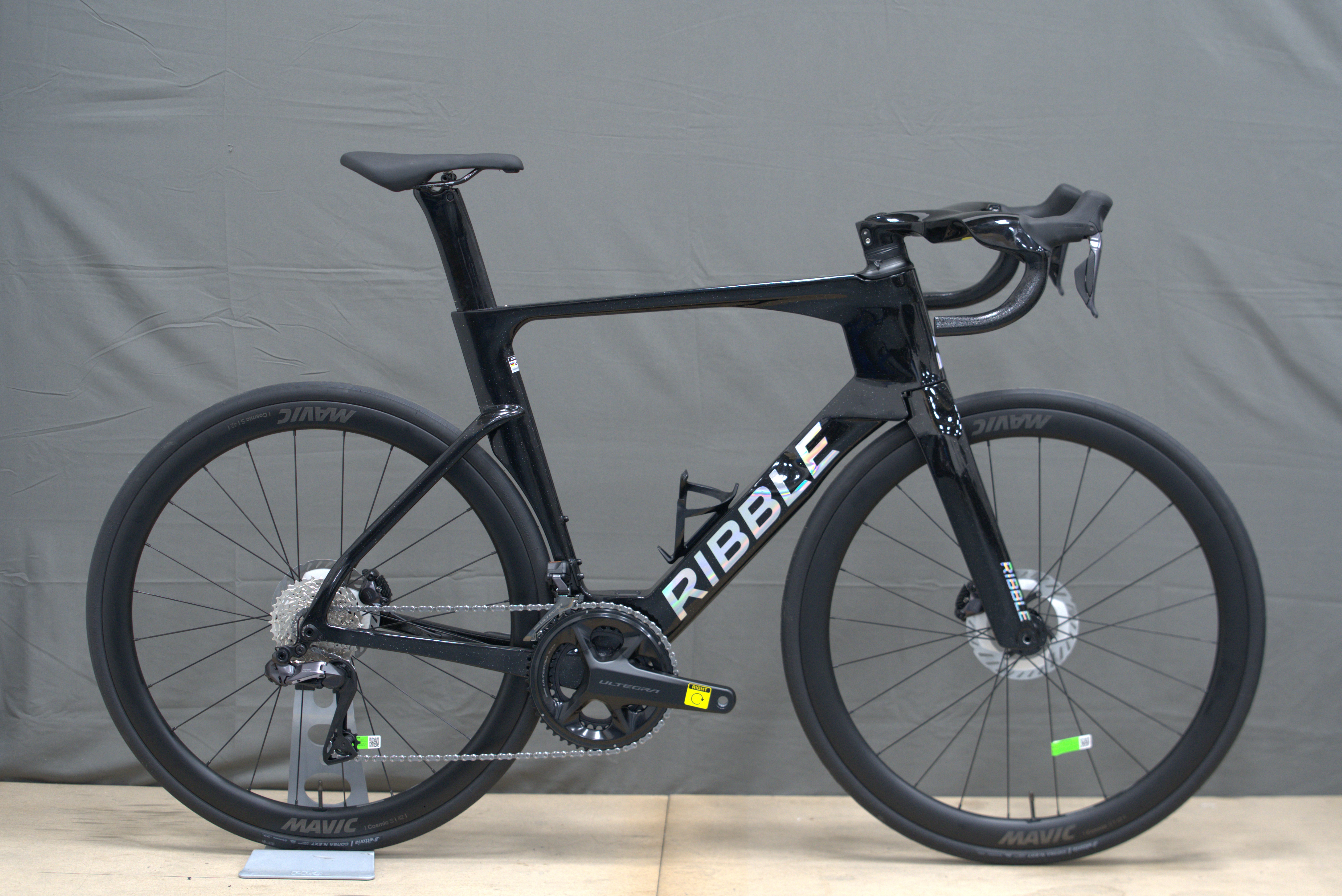 Image of Ribble Ultra-Aero Ultegra Di2 - Outlet Carbon Road Bike - Large