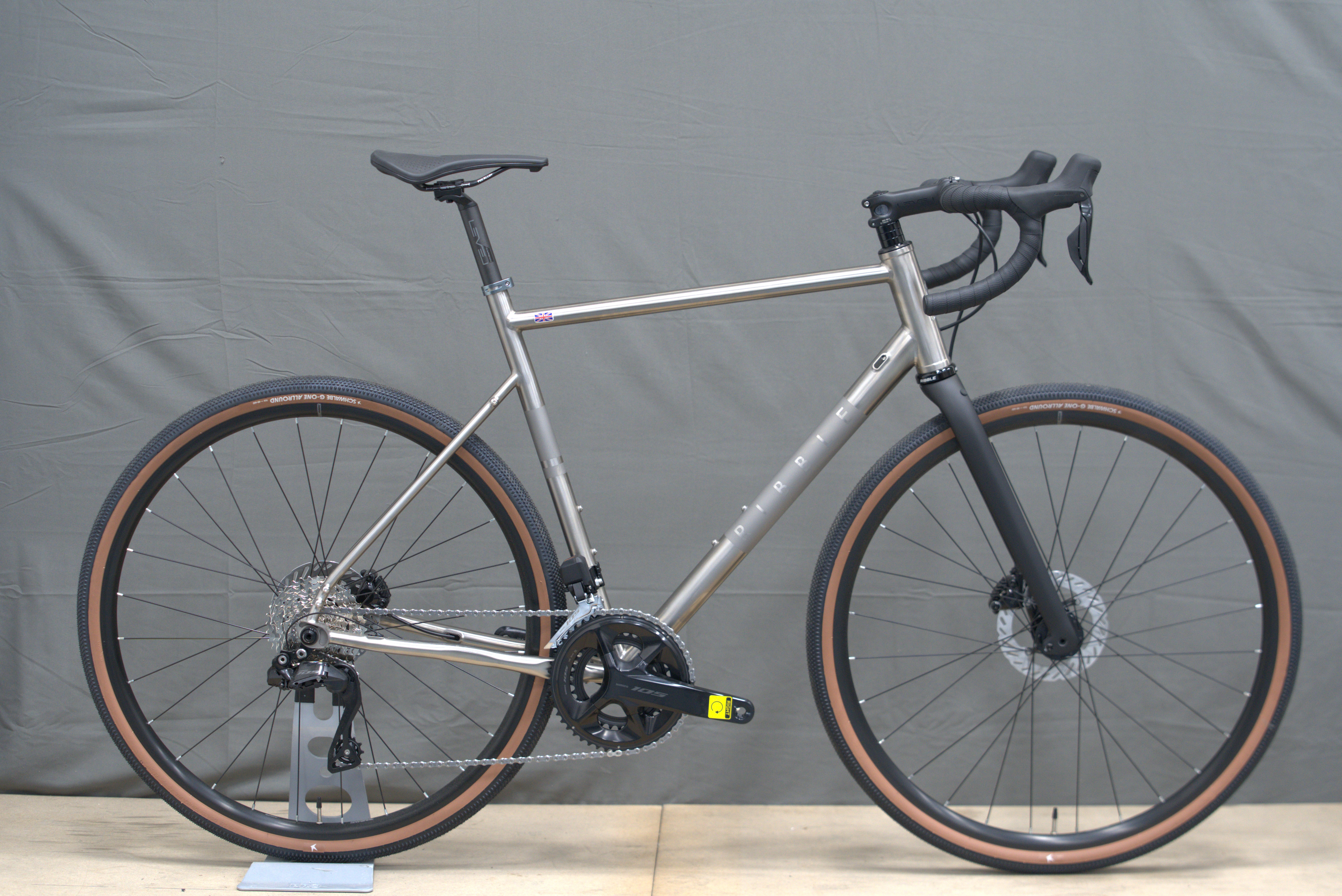 Ribble Cycles Ribble CGR Ti 105 Di2 - Outlet Titanium Gravel Bike - Large | Buy Direct, Ride to Work, Customisable Specifications, Warranty & initial 30-day home test ride.
