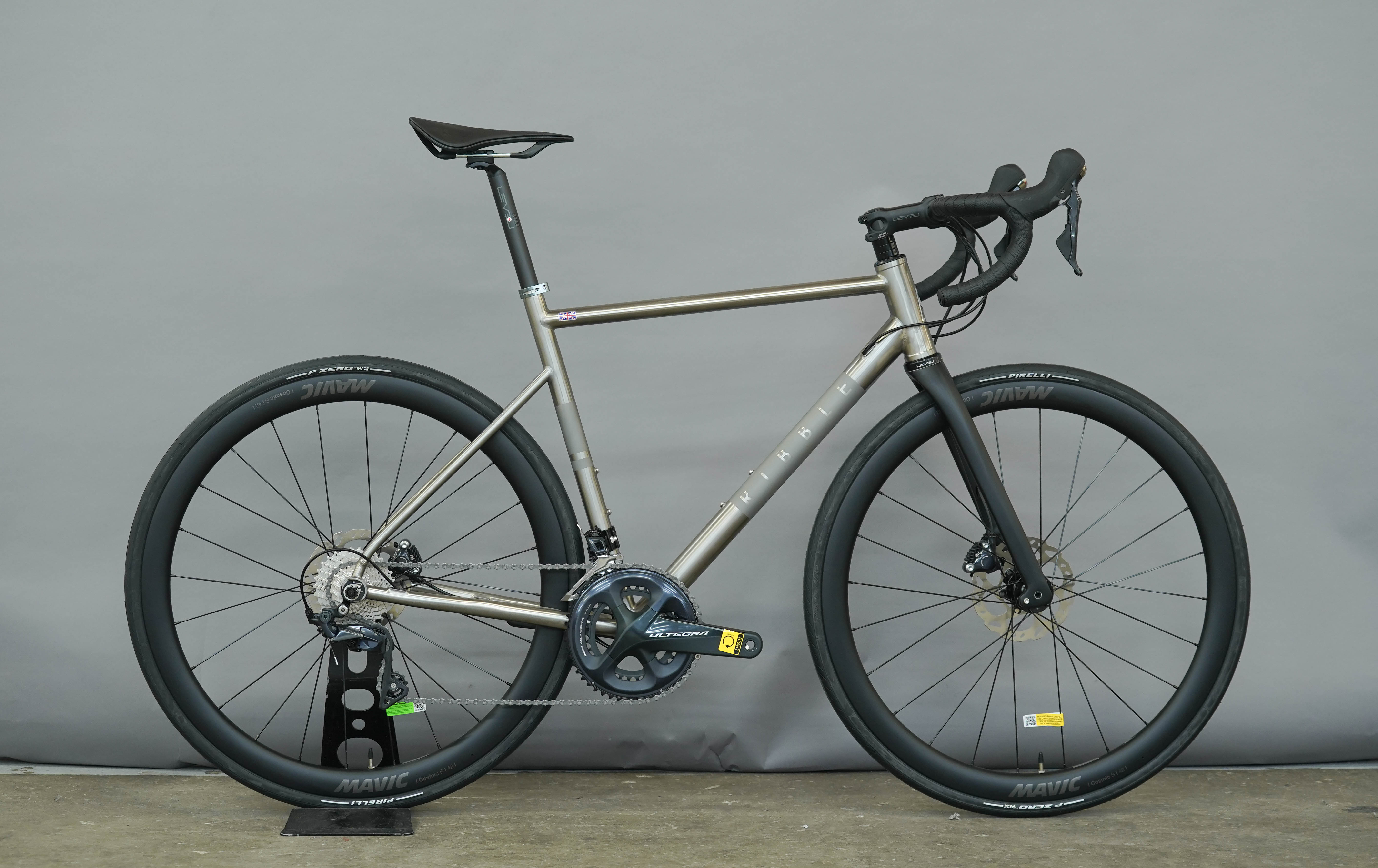 Image of Ribble Endurance Ti Disc - Shimano Ultegra 11-Speed - Medium