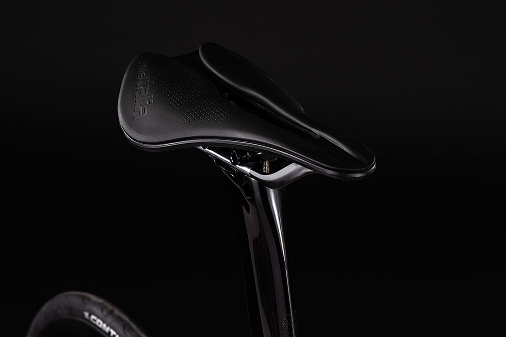 Saddle